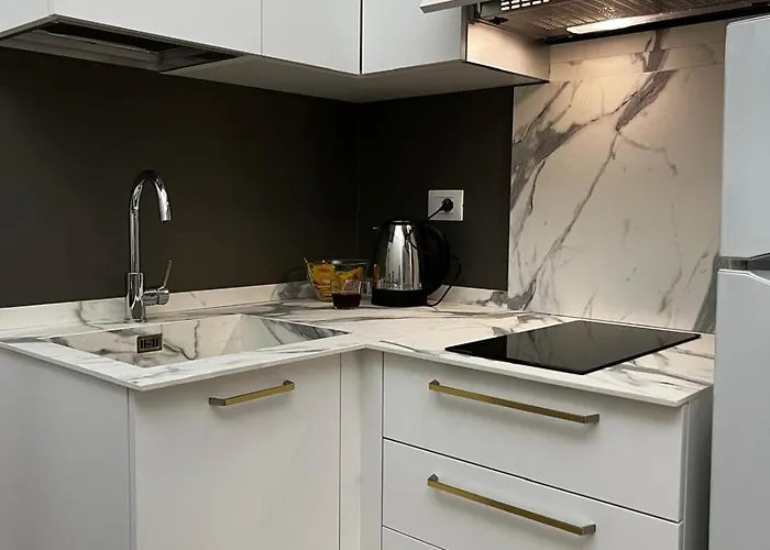 Mb 8 *